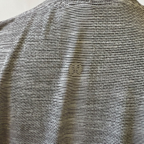 LULULEMON SWIFTLY TECH TEE SHIRT 8 LONG SLEEVE HEATHER GRAY STRETCH ATHLETIC GYM - Picture 11 of 12
